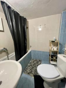 Modern Central Apartment Netflix Balcony