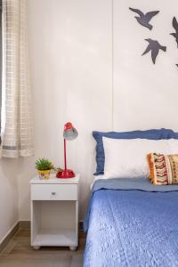 Studio a poucos metros do mar e metrô