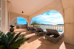 Dazzling Lozica Villa 5 Bedrooms Villa Pasija Steam Room