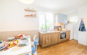 Cozy Home In Klimno With Wifi