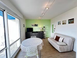 Appartements Studio cosy vue mer, centre-ville Fouras, balcon, 2 pers - FR-1-709-84 : photos des chambres