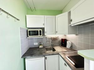 Appartements Studio cosy vue mer, centre-ville Fouras, balcon, 2 pers - FR-1-709-84 : photos des chambres