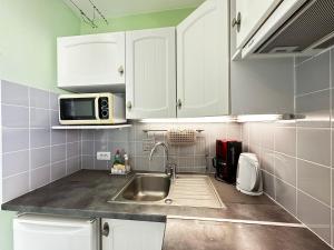 Appartements Studio cosy vue mer, centre-ville Fouras, balcon, 2 pers - FR-1-709-84 : photos des chambres