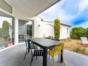 Maisons de vacances Maison de charme 4 chambres, jardin, proche plage et port - FR-1-835-34 : photos des chambres