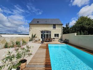 Charmant Gîte 6 Pers avec Piscine Privée et Jardin, Avon-les-Roches - FR-1-381-629