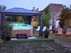 Charmant gîte au cœur du Berry avec jacuzzi et terrasse - FR-1-591-757