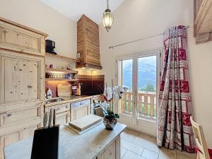 Appartements Appartement 2 chambres, mezzanine, vue Mont Blanc, proche village, parking - FR-1-560-164 : Appartement