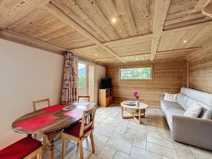 Appartements Appartement 2 chambres, mezzanine, vue Mont Blanc, proche village, parking - FR-1-560-164 : photos des chambres