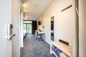 Nightcap at York on Lilydale