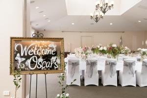 Oscars Hotel and Cafe Bar
