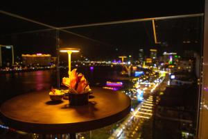 SOMA HOTEL Riverside