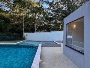 Casa sofisticada c 4 suítes e piscina
