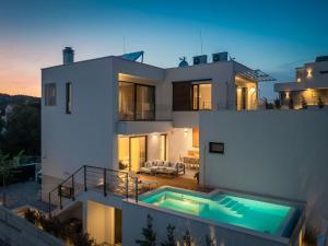 Exquisite Murter Villa Villa Luxor 4 Bedrooms Heated Pool & Spa