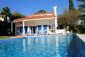 Villa Quadradinhos 3Q 4 Bedrooms Private Pool Short Walk To The Praca