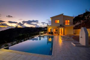 Magnificent Coral Bay Villa Villa Azure Cove 3 Bedrooms Great Sea Views Well-Furnished