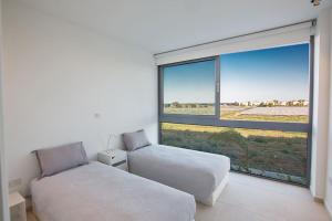 Villa Limni Enas - Luxury And Contemporary 3 Bedroom Kapparis Villa With Sea View