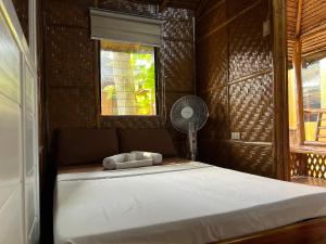 L Cafe Restobar & Lyns Guest House