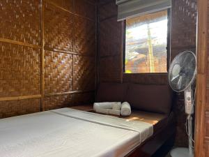 L Cafe Restobar & Lyns Guest House