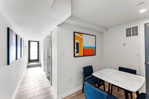 Mid-Century DC Condo Central Bloomingdale 2BR & 1BA #DCottage