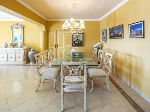 Villa Vale De Lapa, Amazing Sea Views, Heated Swimming Pool, Jacuzzi