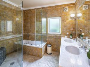 Villa Vale De Lapa, Amazing Sea Views, Heated Swimming Pool, Jacuzzi