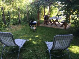 Sunflower Apartment, Napraforgóapartman