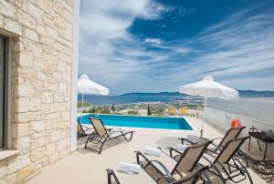 Villa Tavrou Dyo - Luxury 3 Bedroom Latchi Villa With Private Pool