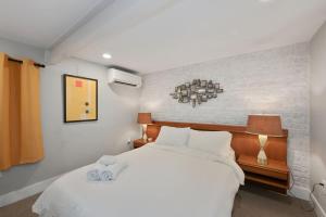 Cozy Mid-Century Apartment Steps From Restaurants #DCottage