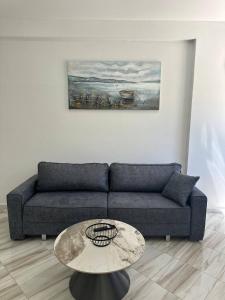 Marble Breeze Apartment By Adriatic Living