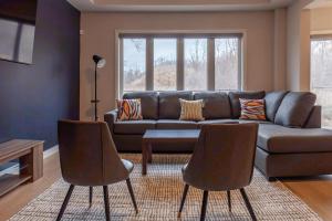 4bed25 Bathbrand Newniagara Fallssleeps12 - 4hvězdičkové hotely ve městě Thorold