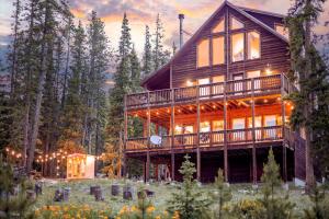 Whispering Pine Chalet - HotTub, Sauna, StargazingNet