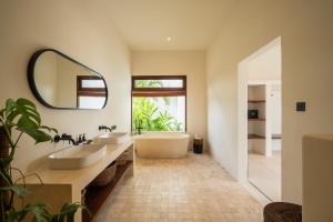 Rumah Tiha by Alfred in Bali