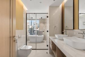 Luxury Studio at JW Marriott Dubai Marina - Views, Free Pool, Near Beach and Sea