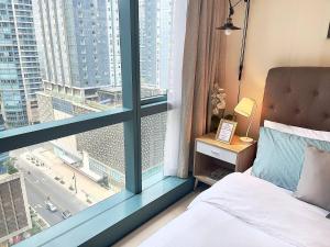 One Bedroom Unit beside Uptown Mall BGC