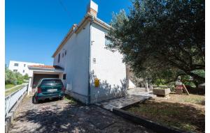 Stunning Apartment In Trogir With Wifi