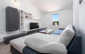 Amazing Apartment In Krusevo With House Sea View