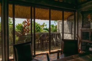 Authentic beachfront Villa Owl