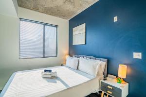 Plush 2BD - CDT - Gym, Pool, Parking - Sleep 8