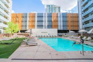 Vibrant 2BD - CDT - Gym, Pool, Parking - Sleep 8