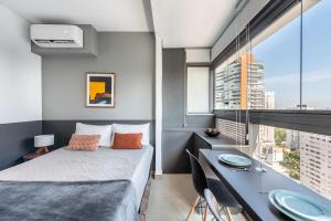 OF0 - Novo Bhaus VN Oscar Freire - Ao lado do Metrô - Vista Jardins Incrível - 17o andar - Silencioso - Estacionamento Pago no Prédio -