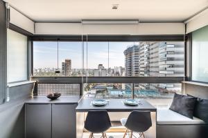 OF0 - Novo Bhaus VN Oscar Freire - Ao lado do Metrô - Vista Jardins Incrível - 17o andar - Silencioso - Estacionamento Pago no Prédio -