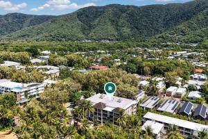 Rojo at Island Views—A Breezy Beachfront Retreat