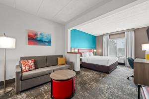 King Suite - Non-Smoking room in Comfort Suites Columbia at Harbison