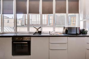 Montmartre Stylish and bright 3BD with terrace