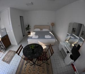 Globe apartments