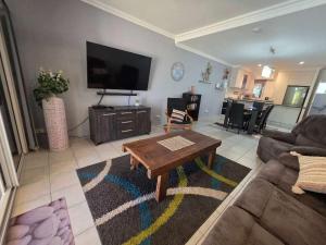 Palm Breeze Holiday Unit