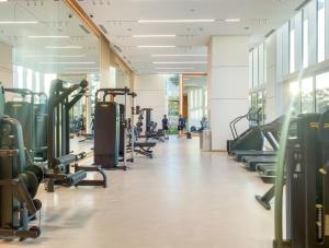 2BR Dubai City Skyline View Near Marina Walk Dining Shops & JBR