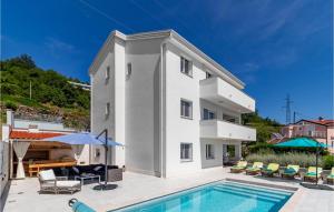 Nice Home In Bregi With Sauna 