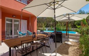 2 Bedroom Stunning Home In Miholascica 