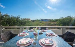 Lovely Apartment In Vir With Wifi